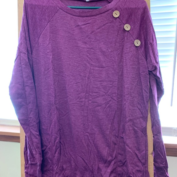 Beautiful long sleeve purple top WITH SLEEVES!!! - Picture 1 of 1